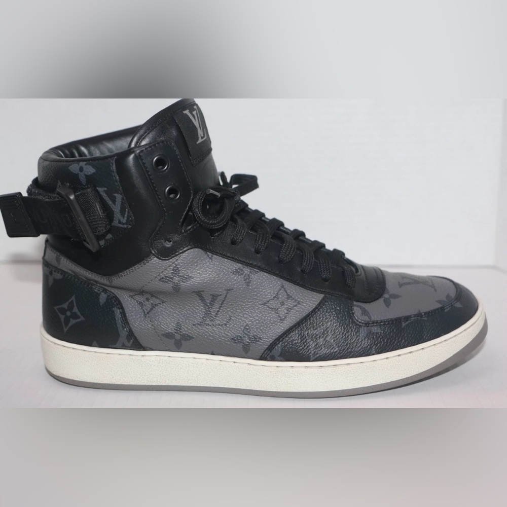 Louis Vuitton Black and Gray Sneakers with Suede and Leather Panels - Picture 5 of 8